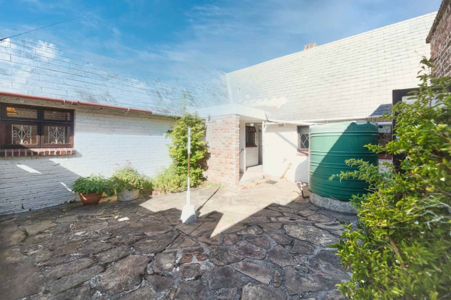 4 Bedroom Property for Sale in Westcliff Western Cape
